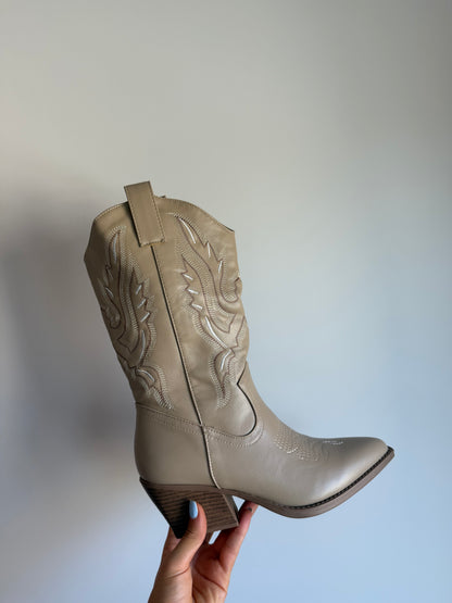 Cowboy boots I