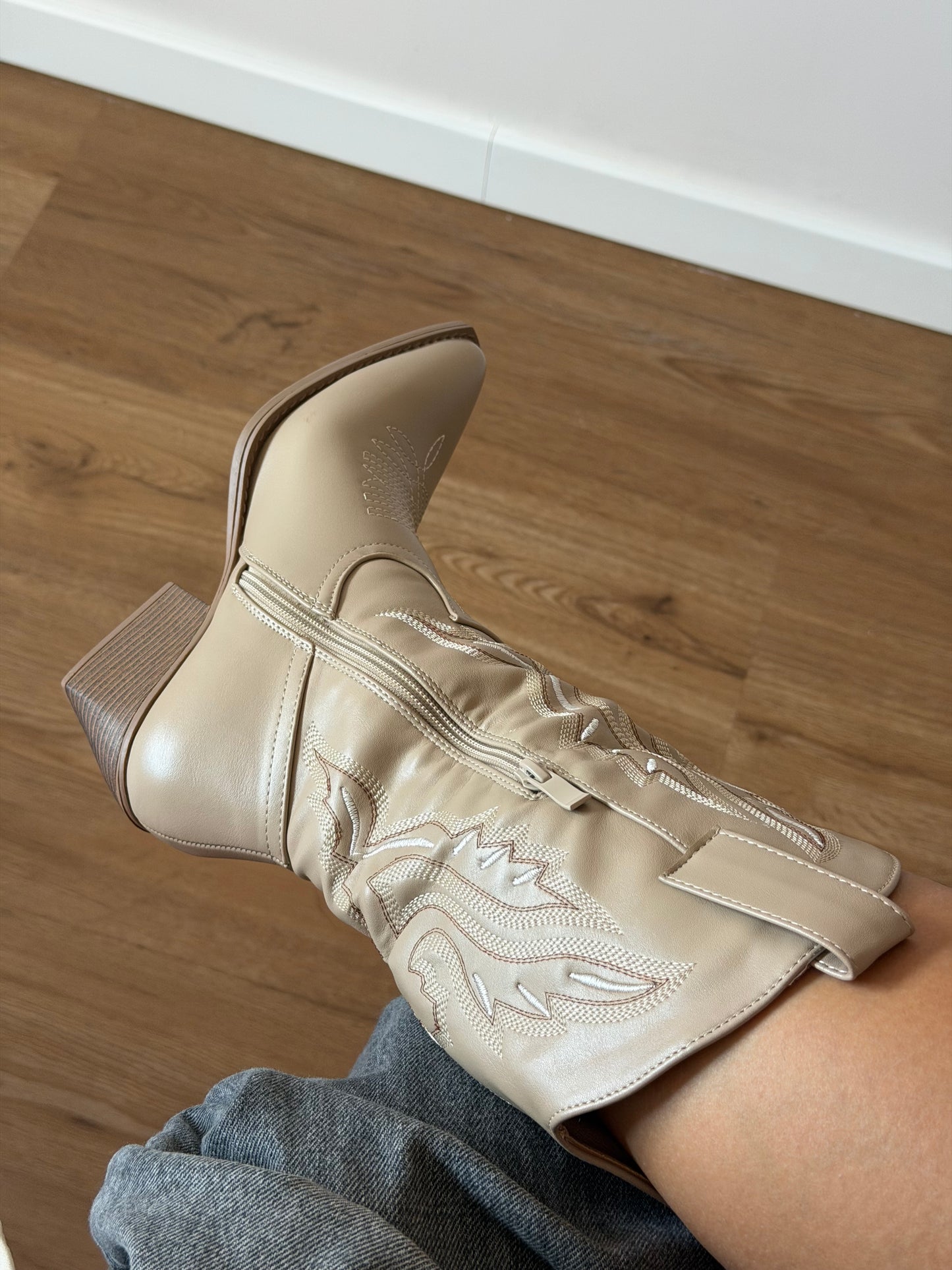 Cowboy boots I