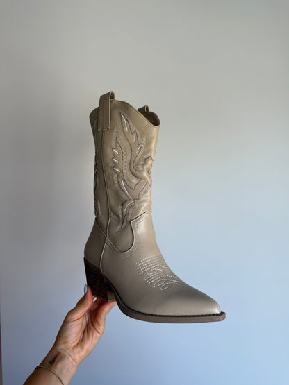 Cowboy boots I